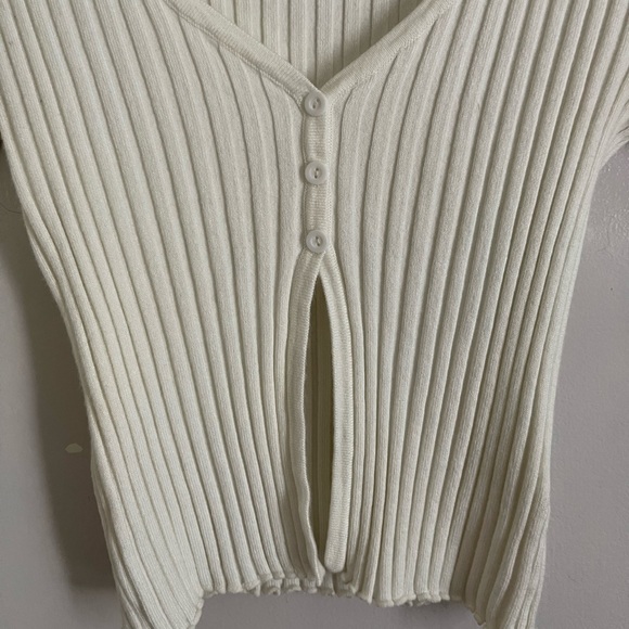 White Fox - White Knit Cropped Cardigan - Picture 5 of 5